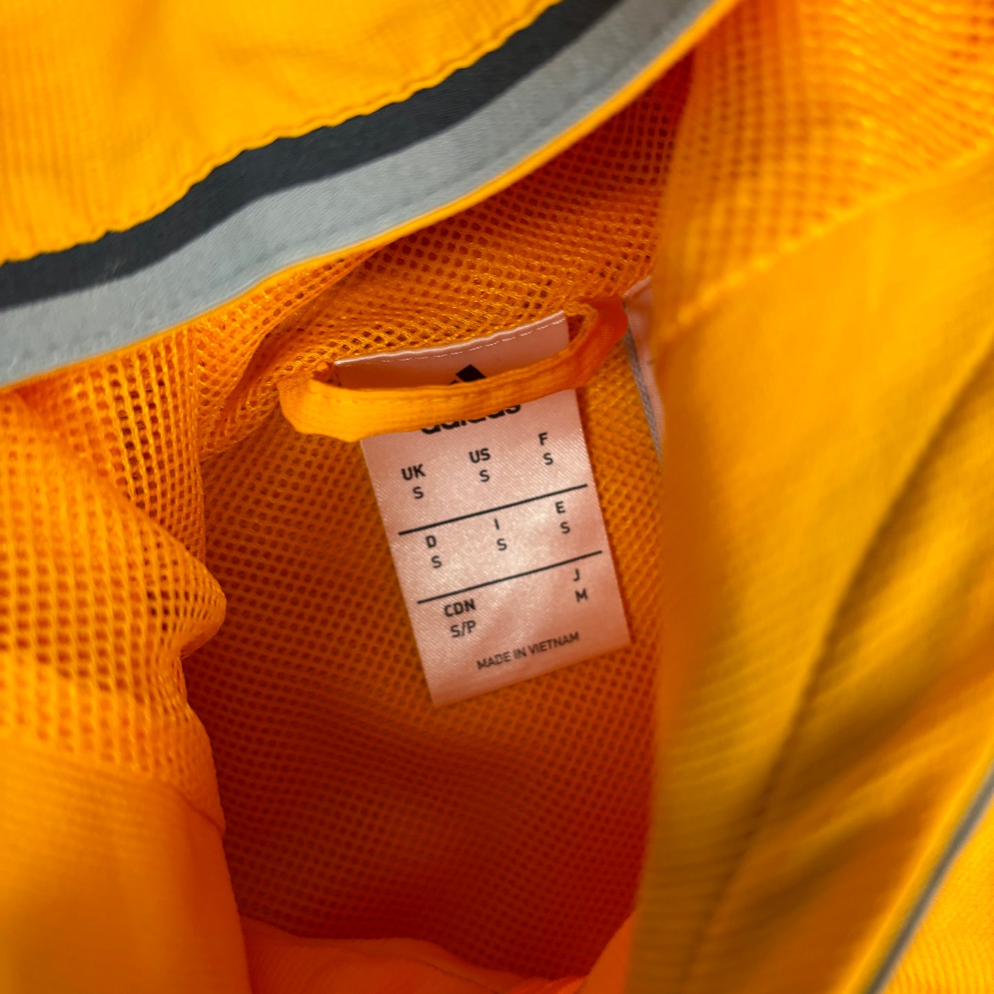 Adidas Juventus Trackjacket (S & XL)