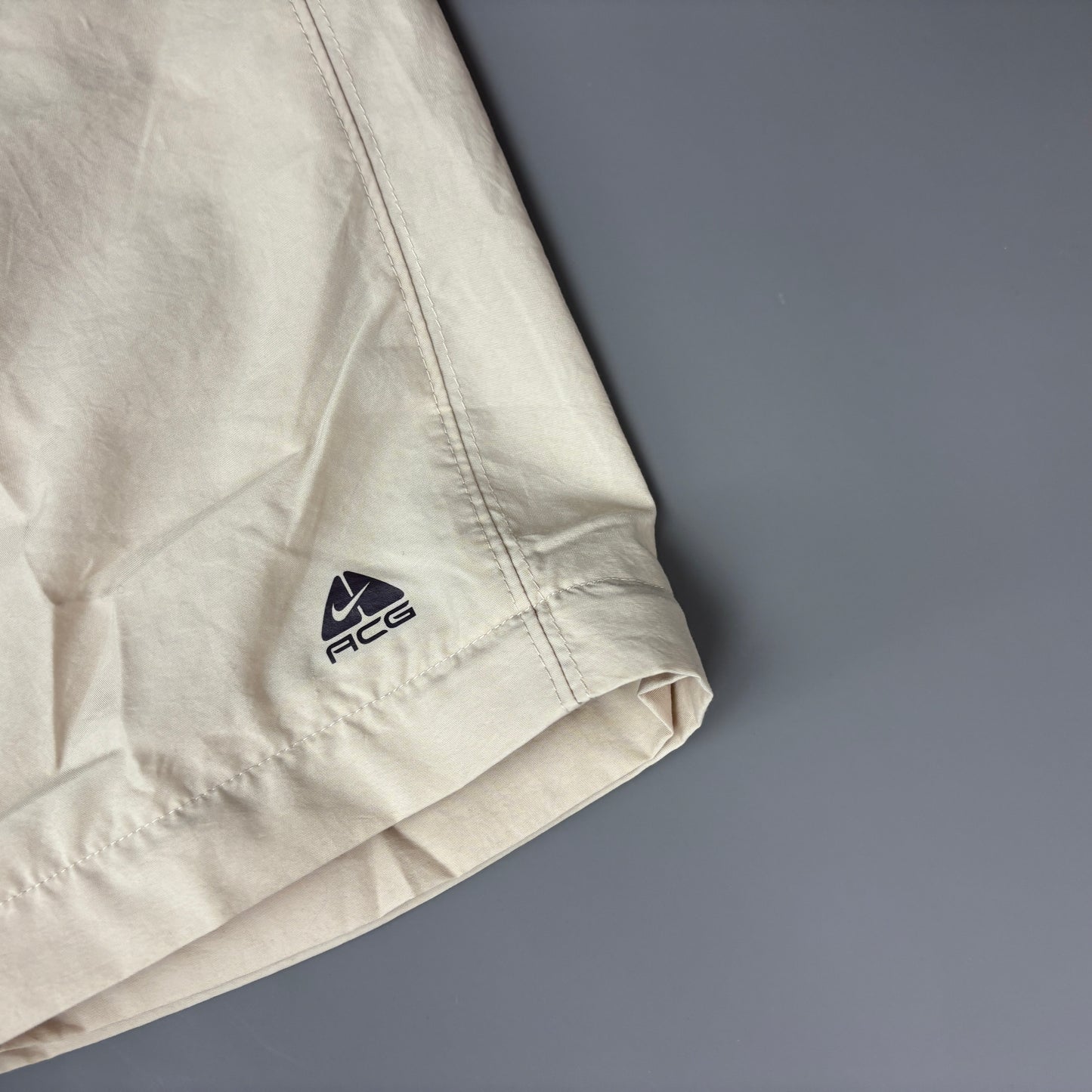 Pantalones deportivos/shorts Nike ACC (S)