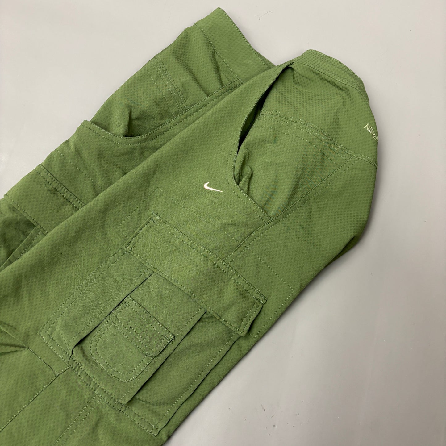 Pantalones deportivos cargo Nike (M)