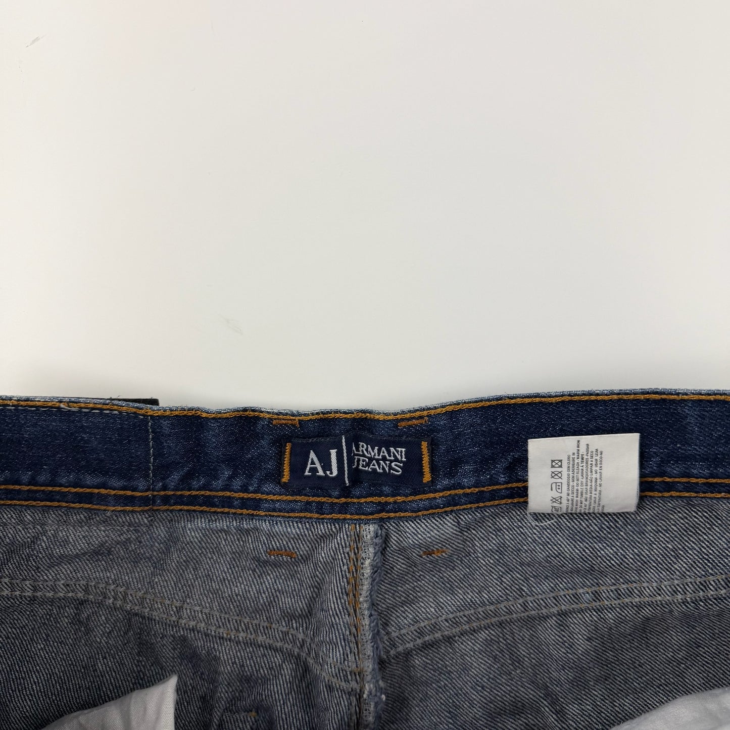 Armani Jeans (M)