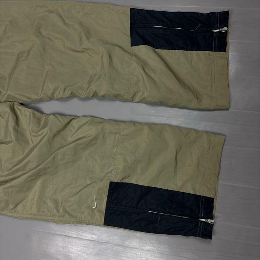 Pantalón deportivo Nike (L)